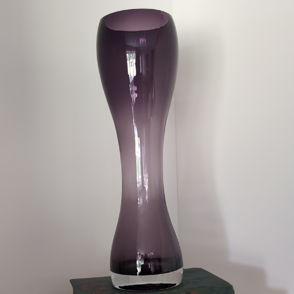VTG,,1906 Contemporary Style Plum Purple Art Glass Vase. - Picture 1 of 7
